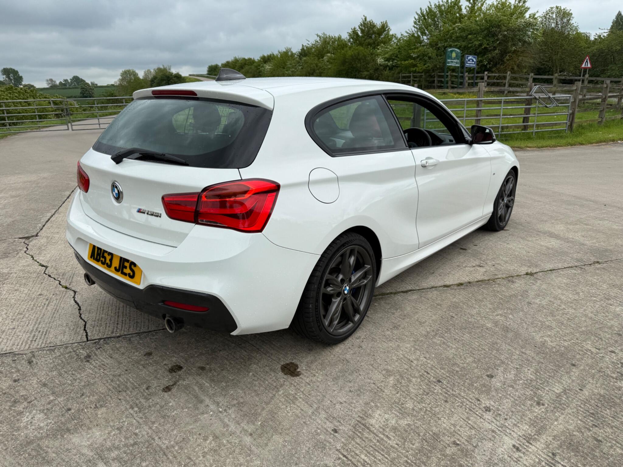 BMW 1 Series 3.0 M135i Euro 6 (s/s) 3dr — photo 66 of 92